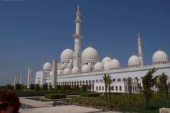 Abu Dhabi hat die drittgröße Moschee der Welt, die Schaich-Zayid-Moschee. Sie bietet Platz für 40 000 Gläubige