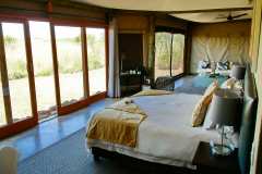 In der Ndaka Safari Lodge und unterwegs im Nambiti Private Reserve. Die Pirschfahrten sind inklusive.